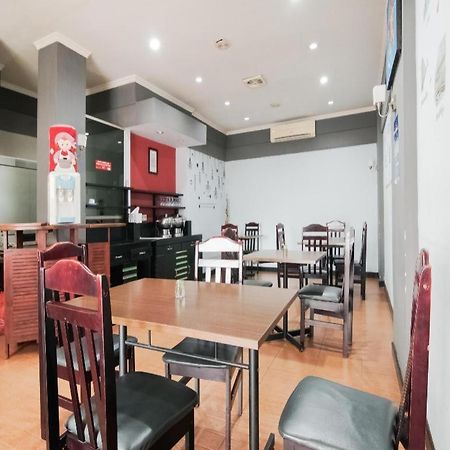 Hotel K77 Dumai Buitenkant foto