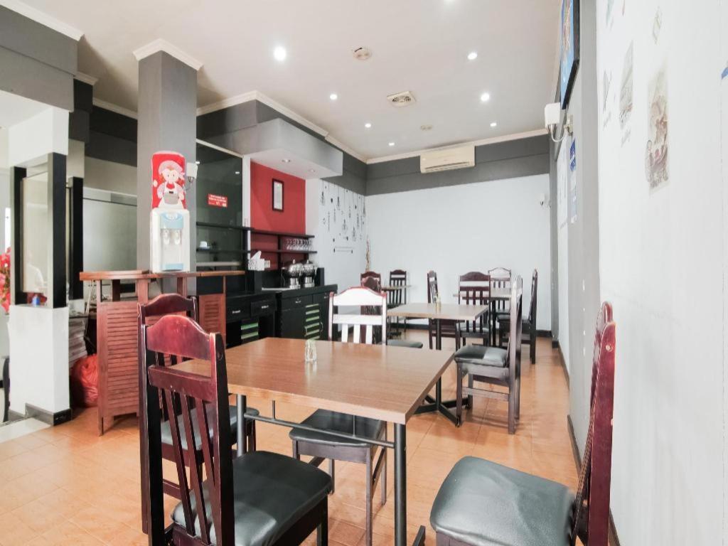 Hotel K77 Dumai Buitenkant foto