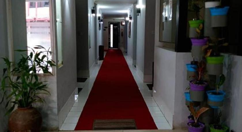 Hotel K77 Dumai Buitenkant foto