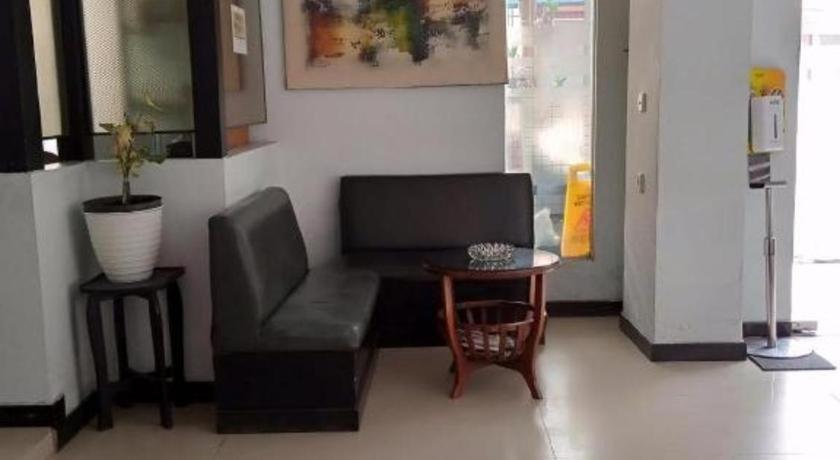 Hotel K77 Dumai Buitenkant foto