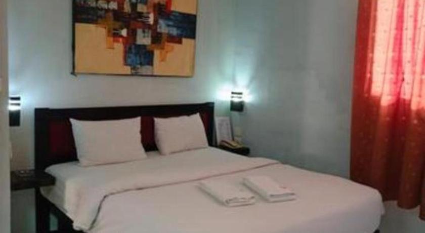 Hotel K77 Dumai Buitenkant foto