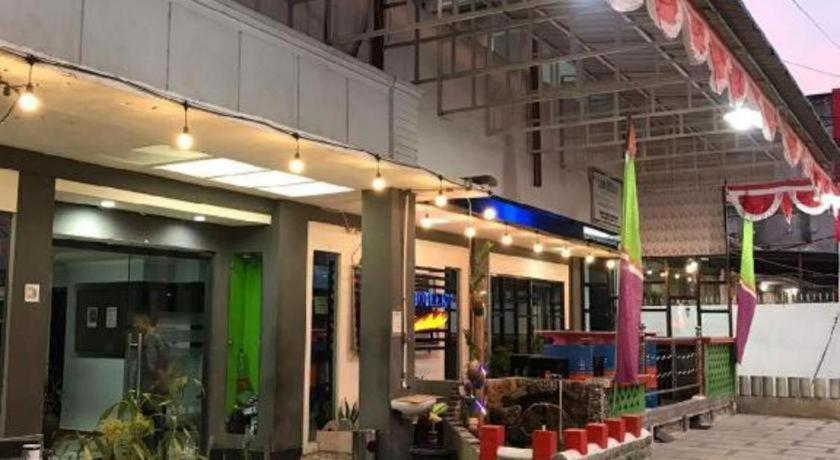 Hotel K77 Dumai Buitenkant foto